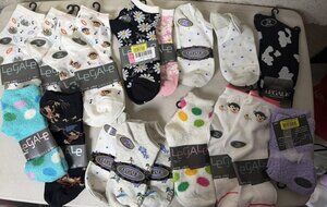 NWT Legale Lot of 18 keep your socks on! with Feet Soothe your soles Ankle Socks